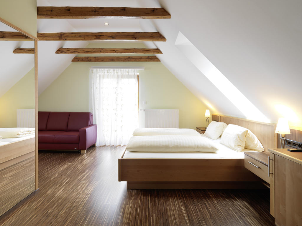 Weingut Skoff Original Hotel Gamlitz Room photo